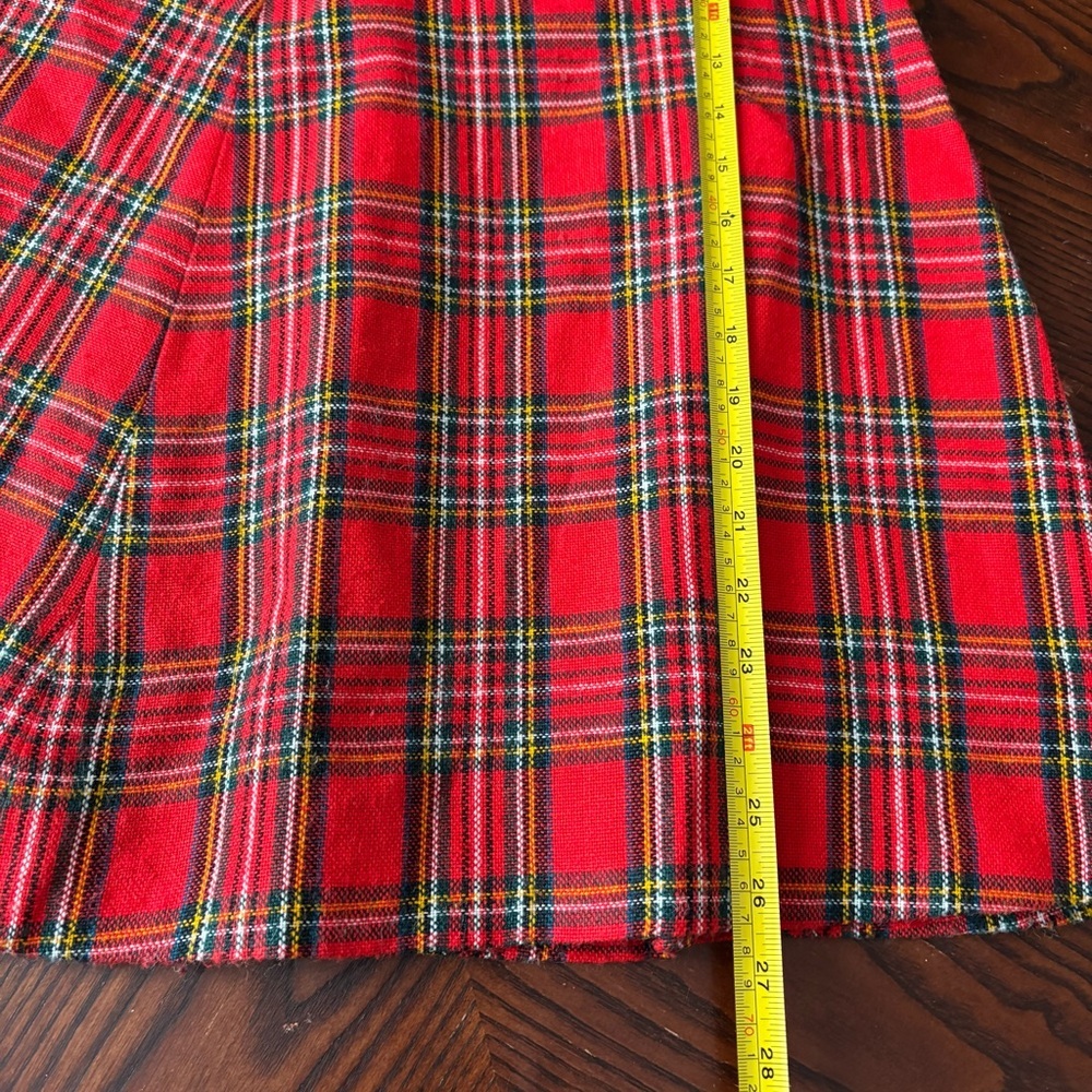 Classic vintage red plaid midi skirt with a timeless plaid print. - Picture 3 of 6